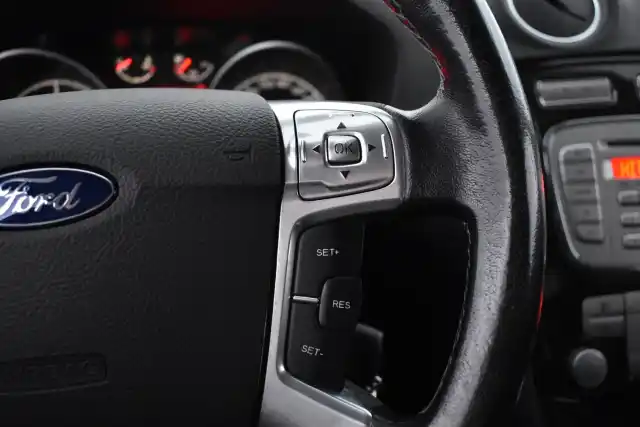 Harmaa Farmari, Ford Mondeo – FJB-145