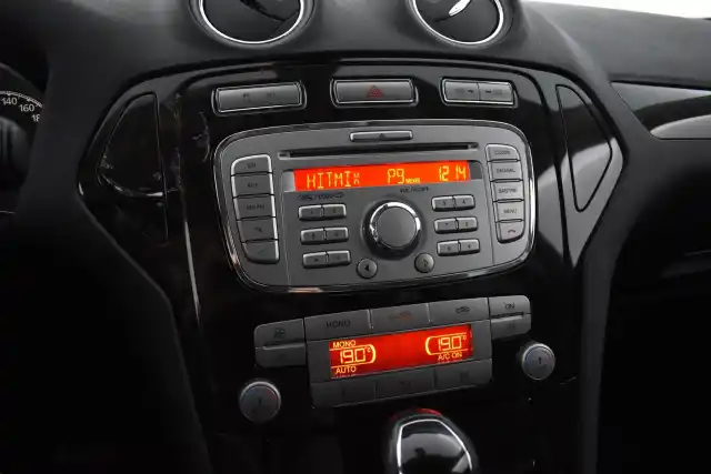 Harmaa Farmari, Ford Mondeo – FJB-145