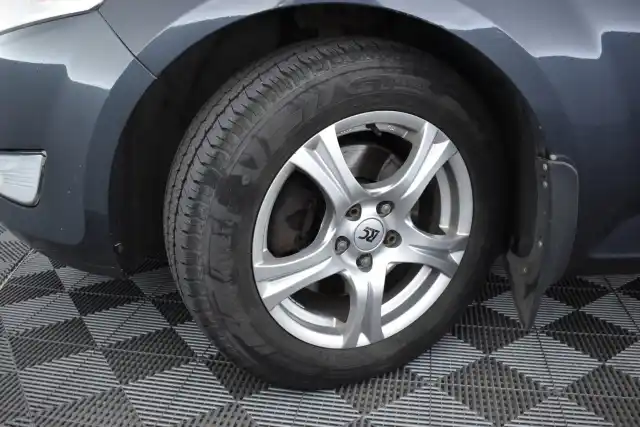 Harmaa Farmari, Ford Mondeo – FJB-145