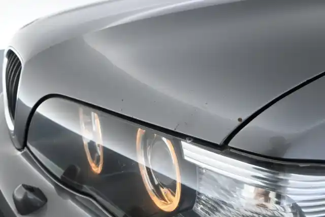 Harmaa Maastoauto, BMW X5 – FJC-425
