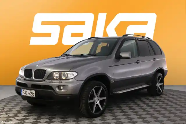 Harmaa Maastoauto, BMW X5 – FJC-425