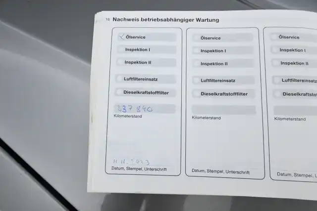 Harmaa Maastoauto, BMW X5 – FJC-425
