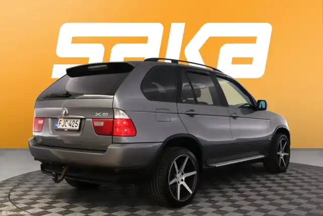 Harmaa Maastoauto, BMW X5 – FJC-425