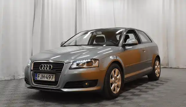 Harmaa Viistoperä, Audi A3 – FJH-497