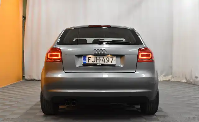 Harmaa Viistoperä, Audi A3 – FJH-497