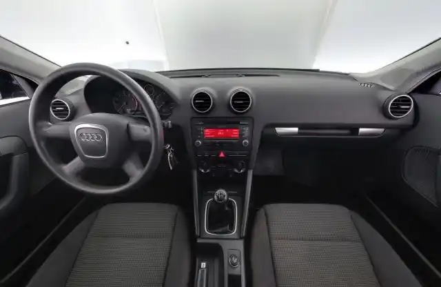 Musta Viistoperä, Audi A3 – FJN-518