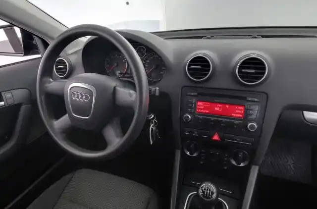 Musta Viistoperä, Audi A3 – FJN-518
