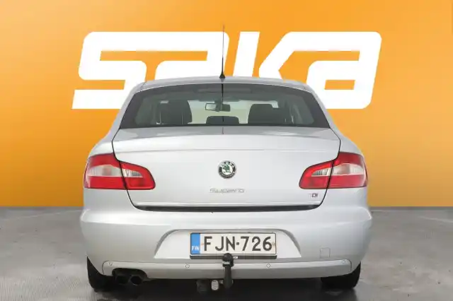 Harmaa Sedan, Skoda Superb – FJN-726