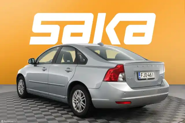 Harmaa Sedan, Volvo S40 – FJO-461