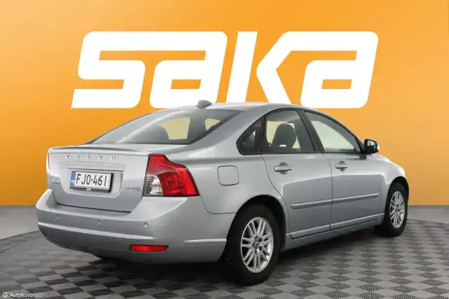 Harmaa Sedan, Volvo S40 – FJO-461