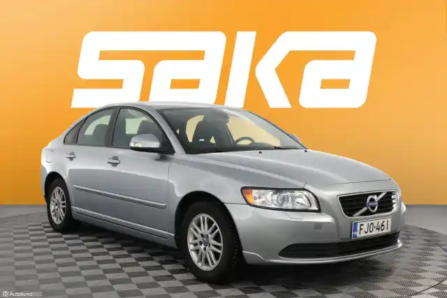 Harmaa Sedan, Volvo S40 – FJO-461