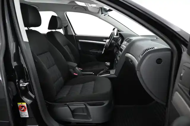 Musta Viistoperä, Skoda Octavia – FJR-199