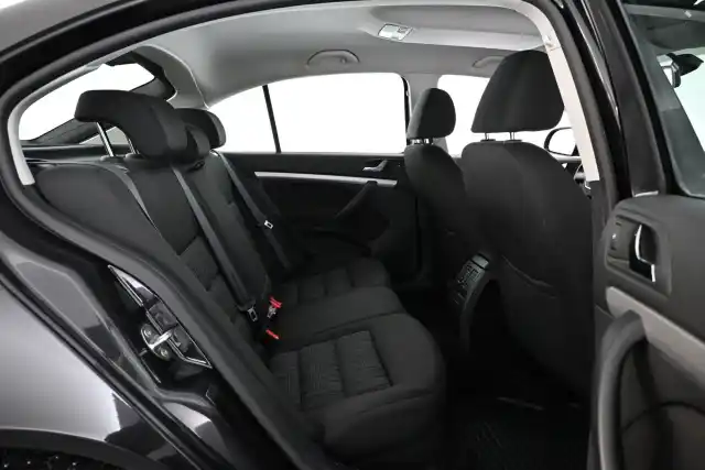 Musta Viistoperä, Skoda Octavia – FJR-199