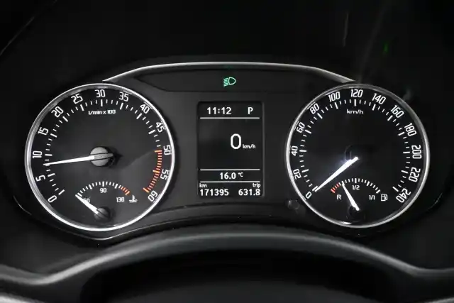 Musta Viistoperä, Skoda Octavia – FJR-199