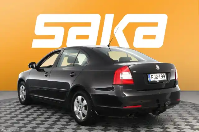 Musta Viistoperä, Skoda Octavia – FJR-199