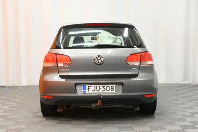 Harmaa Viistoperä, Volkswagen Golf – FJU-308