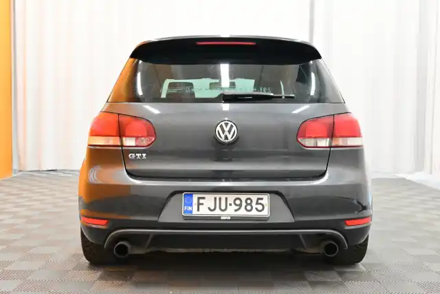 Harmaa Viistoperä, Volkswagen Golf – FJU-985