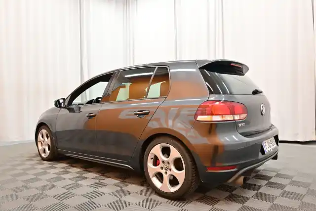 Harmaa Viistoperä, Volkswagen Golf – FJU-985