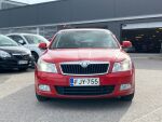Punainen Viistoperä, Skoda Octavia – FJY-755, kuva 2