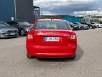 Punainen Viistoperä, Skoda Octavia – FJY-755, kuva 5