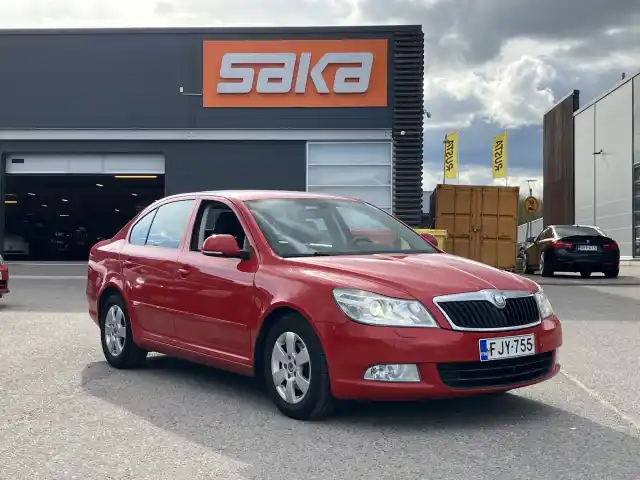 Punainen Viistoperä, Skoda Octavia – FJY-755