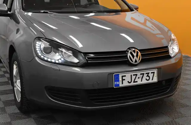 Harmaa Viistoperä, Volkswagen Golf – FJZ-737