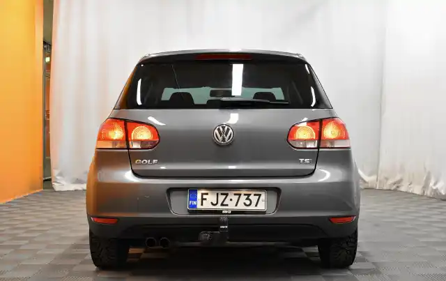 Harmaa Viistoperä, Volkswagen Golf – FJZ-737