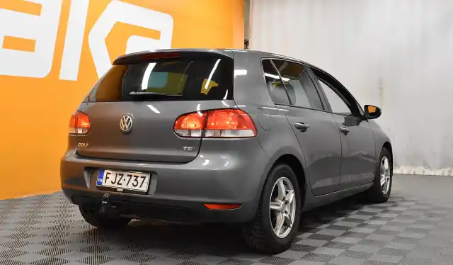 Harmaa Viistoperä, Volkswagen Golf – FJZ-737