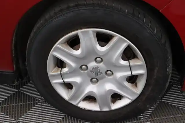 Punainen Farmari, Peugeot 207 – FKF-624