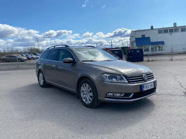 Ruskea Farmari, Volkswagen Passat – FKG-191