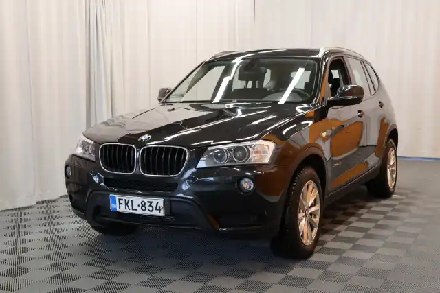 Musta Maastoauto, BMW X3 – FKL-834