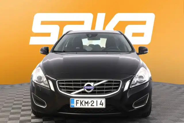 Musta Farmari, Volvo V60 – FKM-214