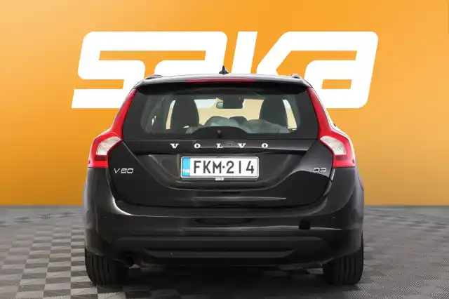 Musta Farmari, Volvo V60 – FKM-214