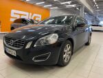 Musta Farmari, Volvo V60 – FKM-214, kuva 1