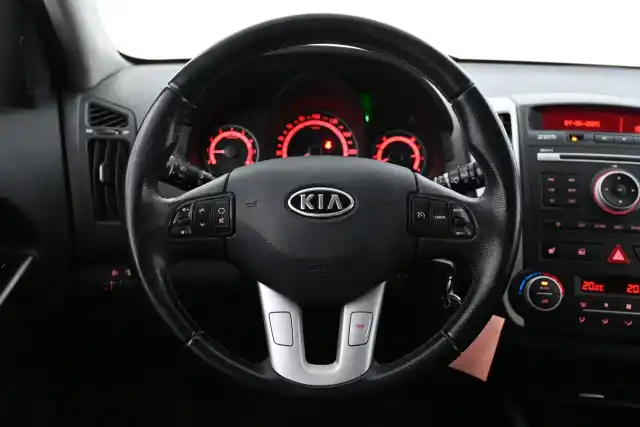 Punainen Farmari, Kia cee'd – FKN-121
