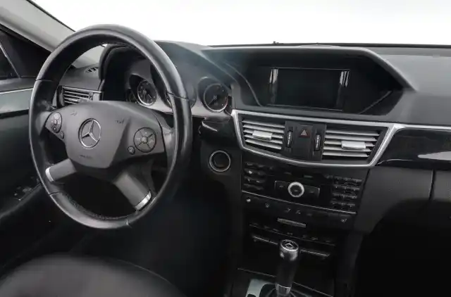 Musta Farmari, Mercedes-Benz E – FKN-271
