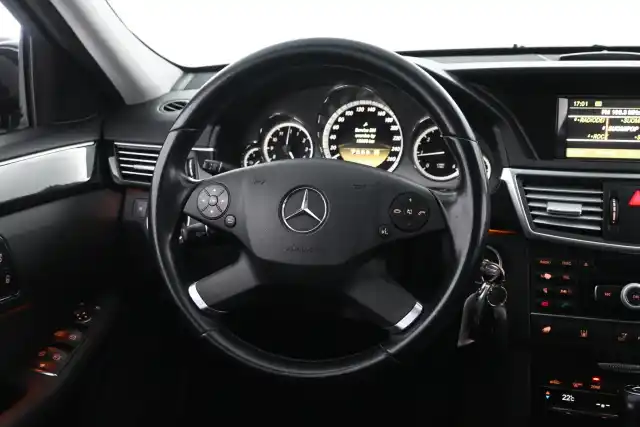 Musta Farmari, Mercedes-Benz E – FKN-271