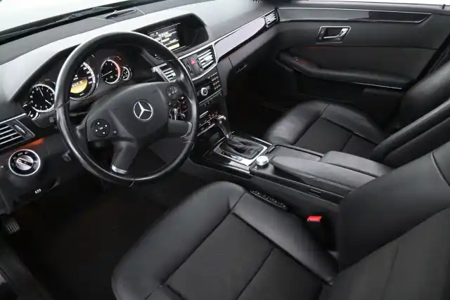 Musta Farmari, Mercedes-Benz E – FKN-271