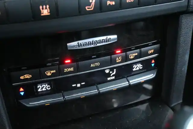 Musta Farmari, Mercedes-Benz E – FKN-271