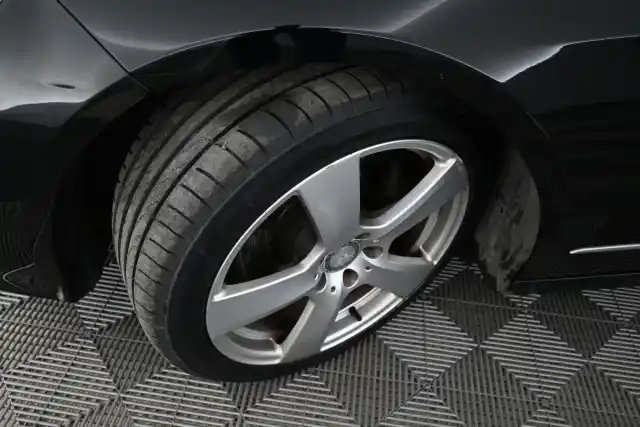 Musta Farmari, Mercedes-Benz E – FKN-271