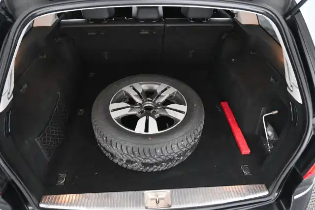 Musta Farmari, Mercedes-Benz E – FKN-271