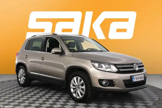 Beige Maastoauto, Volkswagen Tiguan – FKN-868