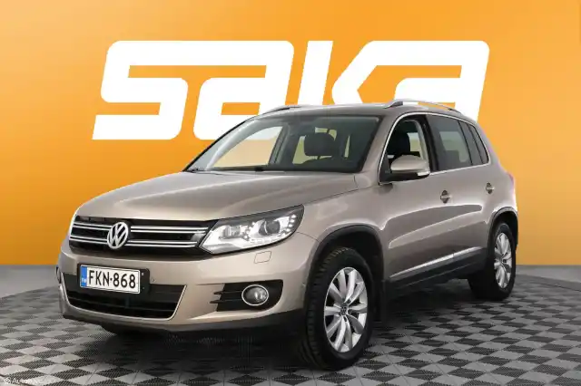 Beige Maastoauto, Volkswagen Tiguan – FKN-868