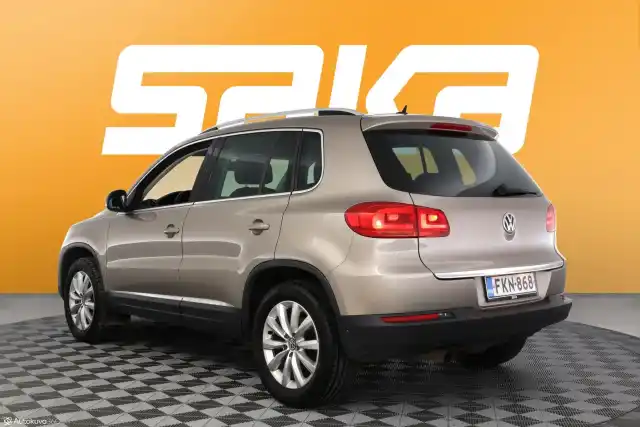 Beige Maastoauto, Volkswagen Tiguan – FKN-868