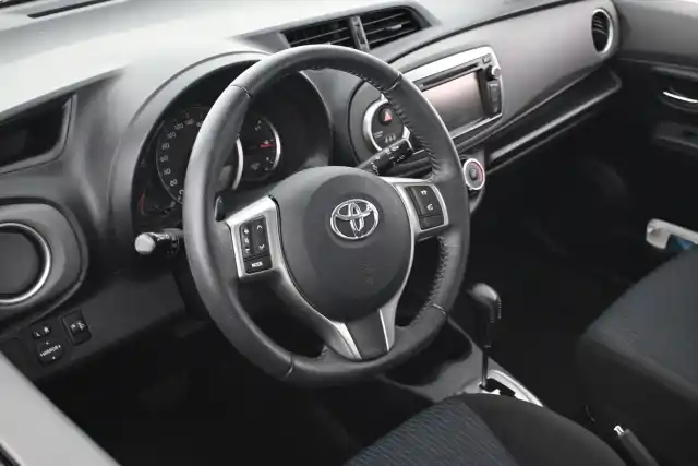 Punainen Viistoperä, Toyota Yaris – FKP-618