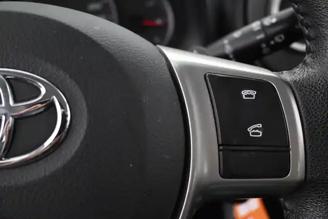 Punainen Viistoperä, Toyota Yaris – FKP-618