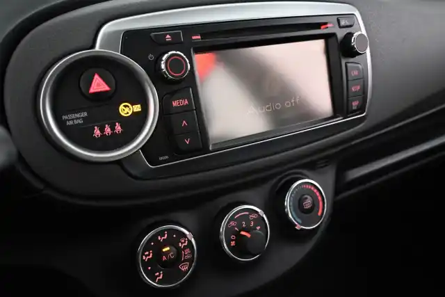 Punainen Viistoperä, Toyota Yaris – FKP-618