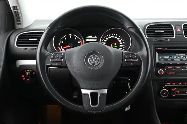 Harmaa Viistoperä, Volkswagen Golf – FKP-954