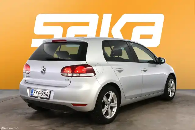 Harmaa Viistoperä, Volkswagen Golf – FKP-954