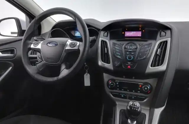 Valkoinen Farmari, Ford Focus – FKT-524